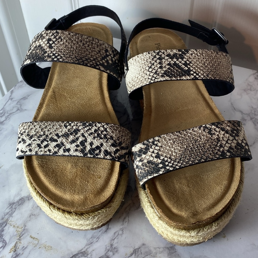PIERRE DUMAS Python Platform Espadrilles Sandles buckle open toe Size 8 Medium